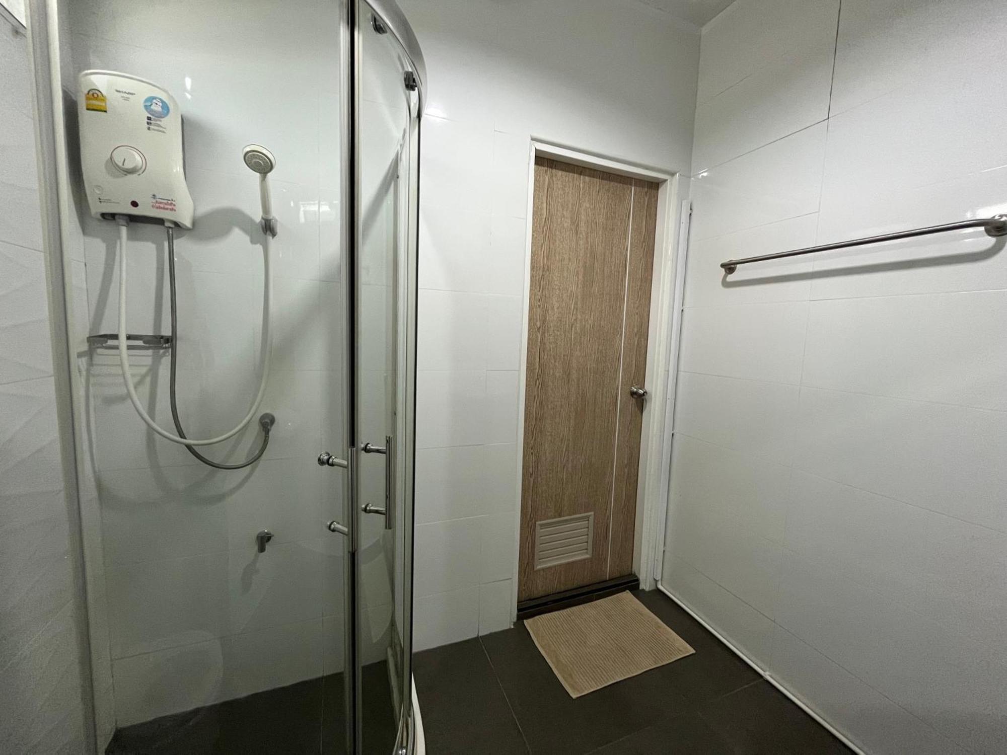 Dao Jaras Fah Hometel ดาวจรัสฟ้าโฮมเทล Bangkok Eksteriør bilde